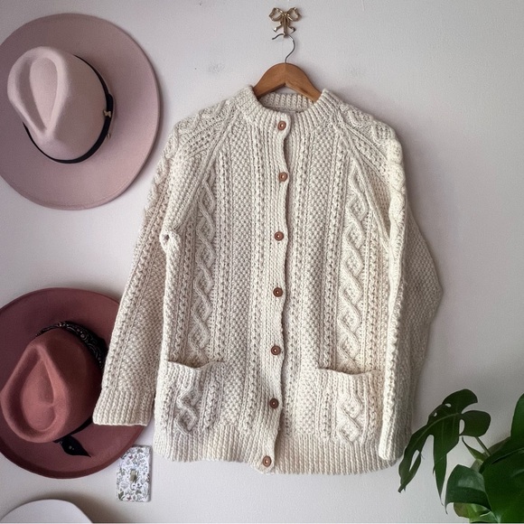 Vintage Sweaters - NEW ZEALAND HANDIKNIT cream cable knit SWEATER CARDIGAN button front SIZE MEDIUM